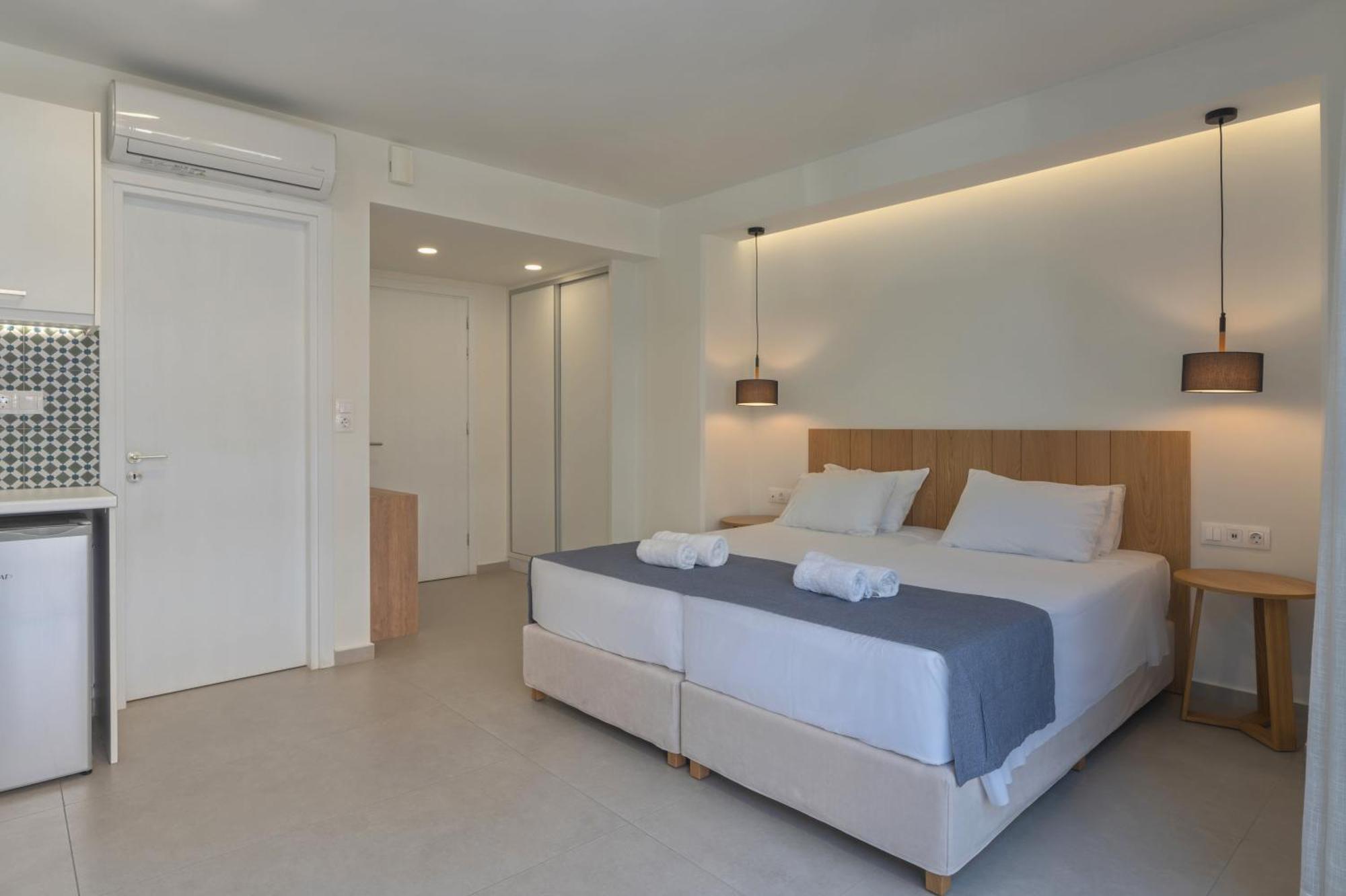 Meltemi Coast Suites Rethymno Esterno foto